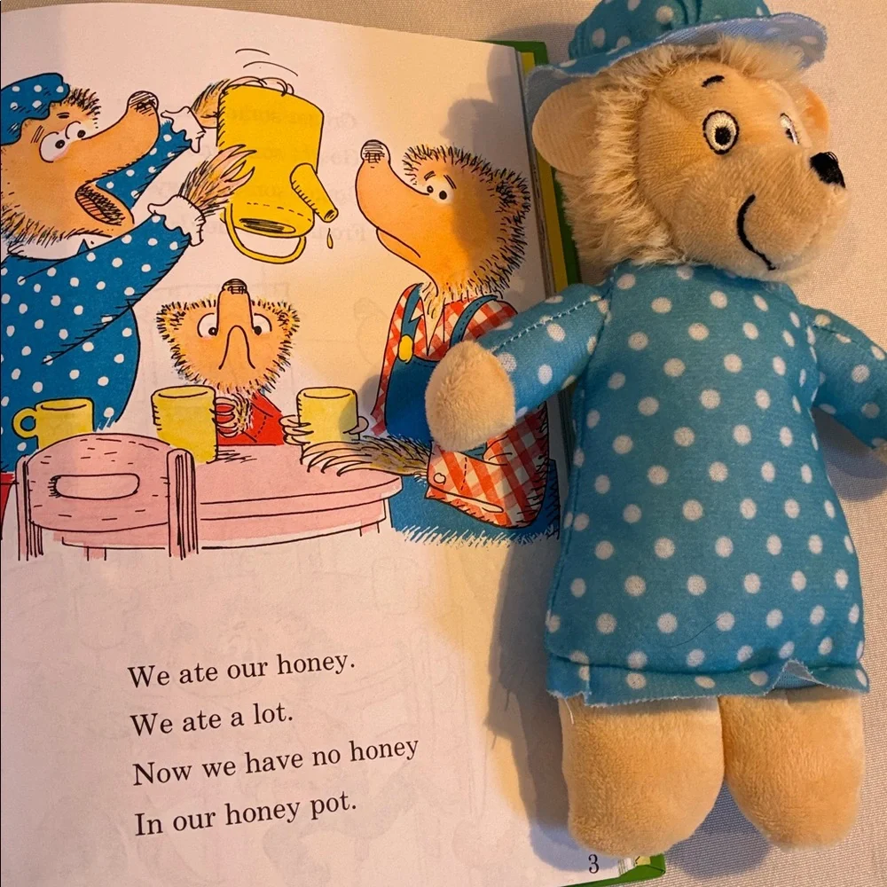 NEW The Berenstain Bears The big honey hunt vintage book and mama bear plush set